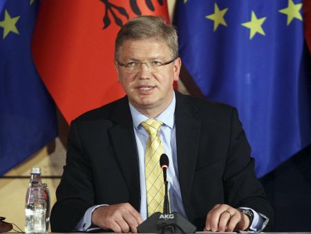 Κομισιόν: Υποψήφια προς ένταξη στην ΕΕ η Αλβανία