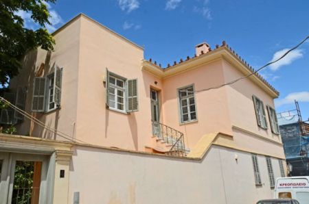 Στέγη για το αρχείο του Ελύτη