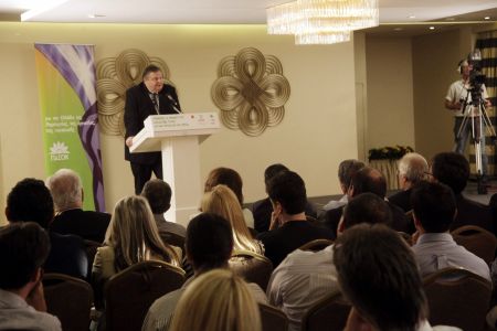 Φλερτ, διαζύγια και μυστικά δείπνα