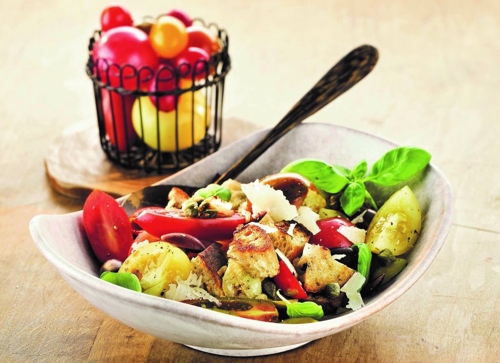 Ντομάτες και ξερό ψωμί