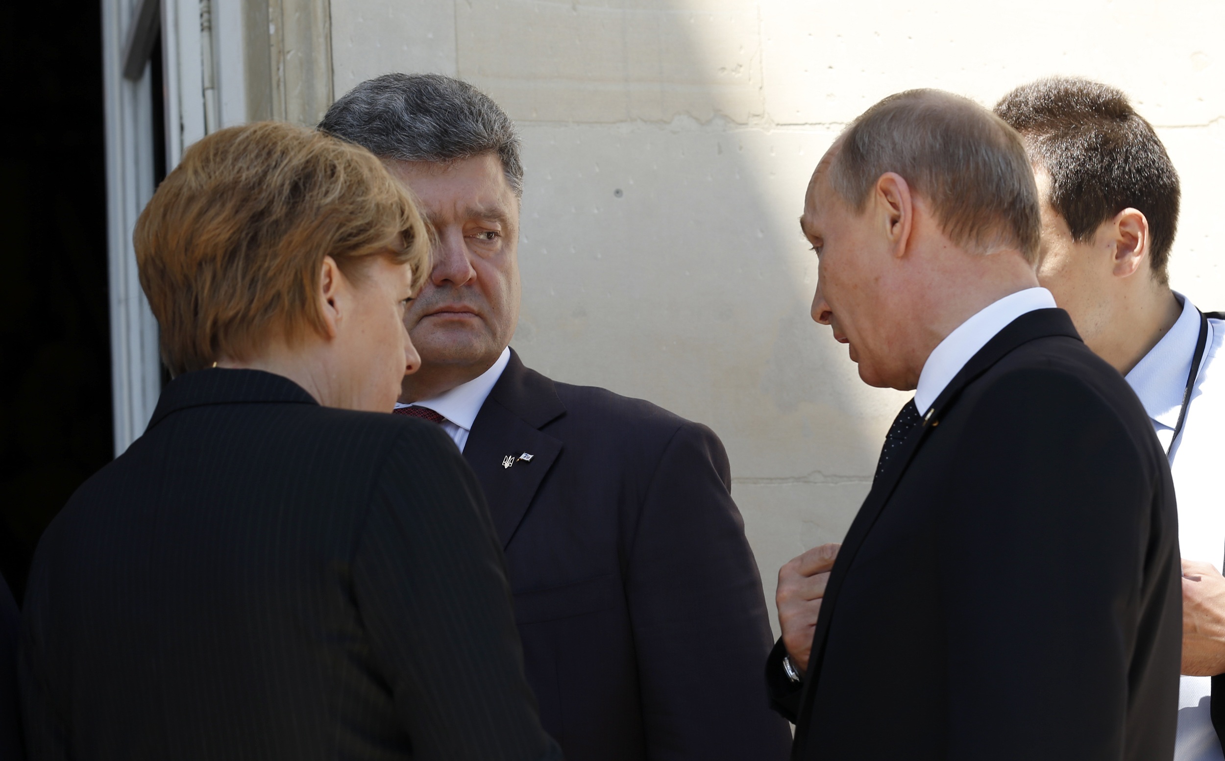Γαλλία: Πρώτη συνάντηση Πούτιν-Ποροσένκο, παρουσία της Μέρκελ