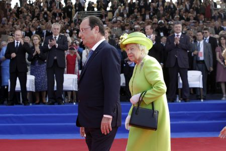 Φρανσουά Ολάντ: «Υποκλινόμαστε ενώπιον όλων των θυμάτων του ναζισμού»