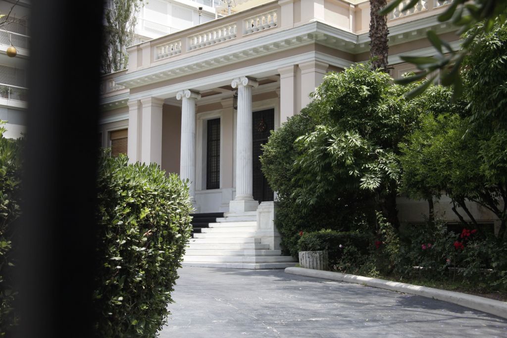 Μαξίμου: Δεν συνδέεται η έξοδος στις αγορές με τις δύο υποδόσεις