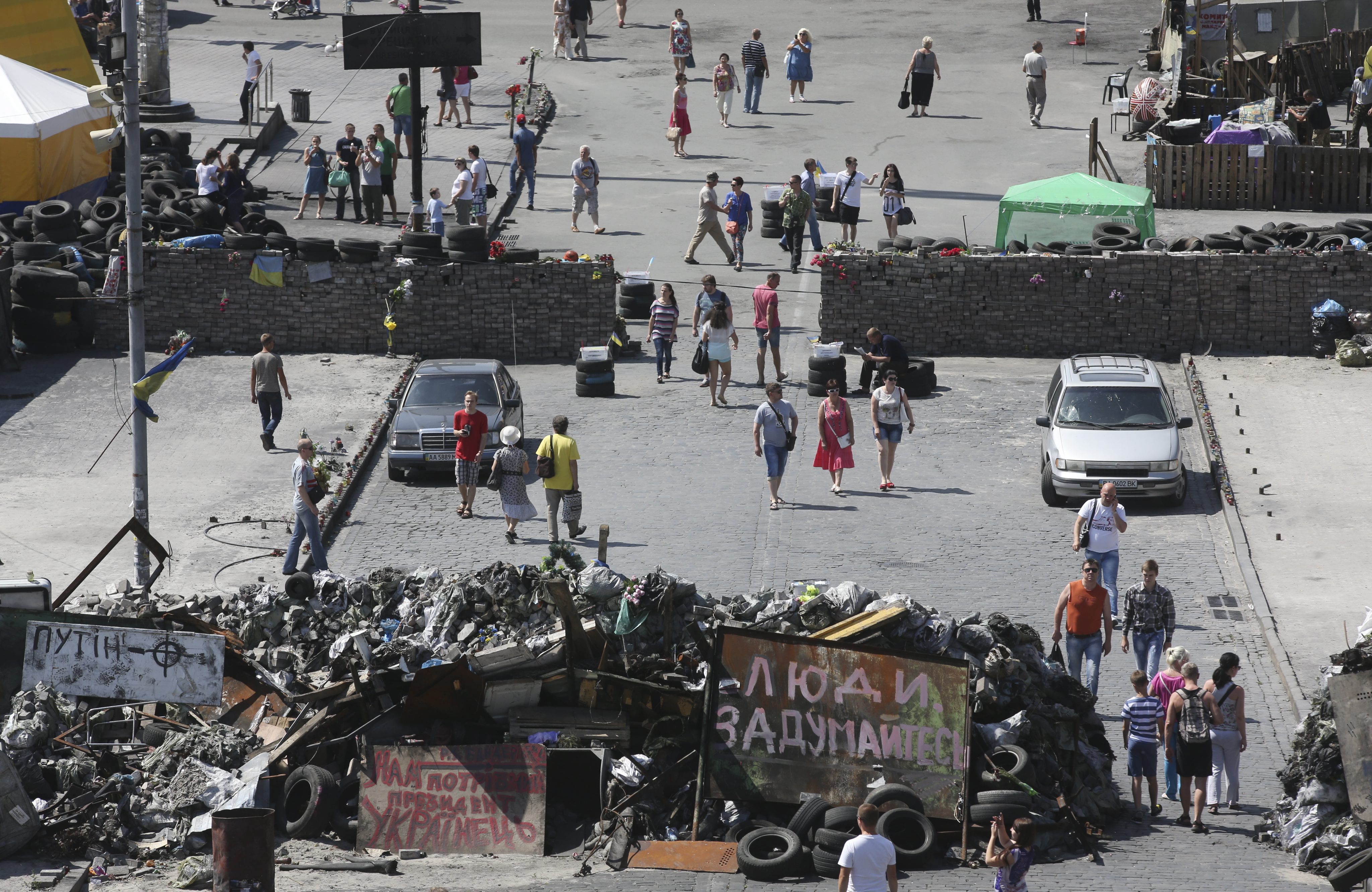 Ποροσένκο: Είμαι έτοιμος για διάλογο εάν οι φιλορώσοι κατεβάσουν τα όπλα