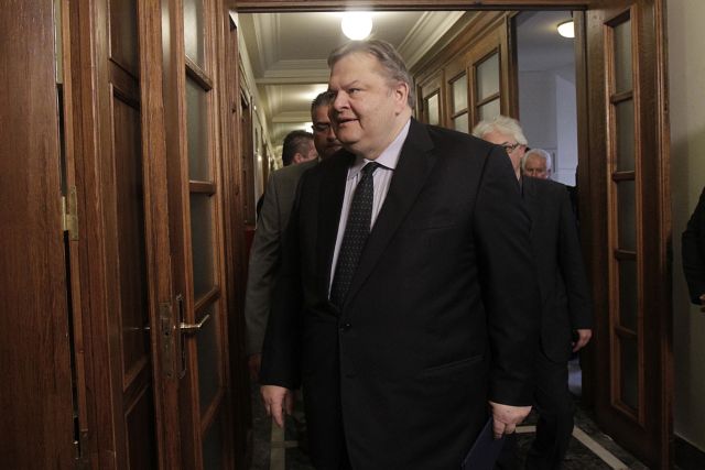 Venizelos arranges meeting with PASOK ministers on Friday