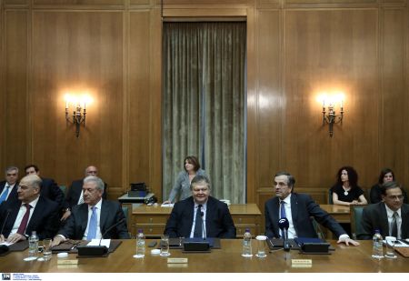 Μήνυμα τήρησης των δεσμεύσεων της χώρας μεταδίδουν Σαμαράς-Βενιζέλος