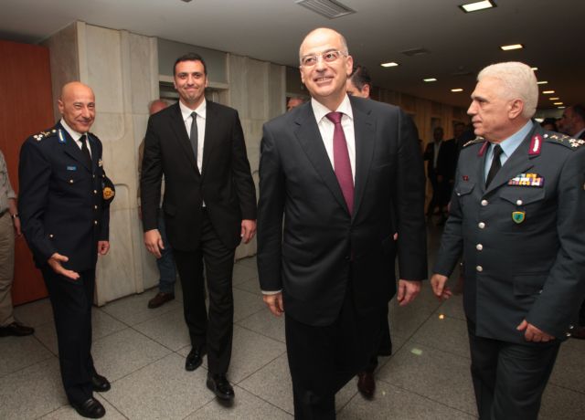 Απτά αποτελέσματα στην τρομοκρατία ανήγγειλε φεύγοντας ο Ν. Δένδιας