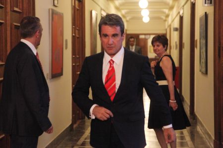 Με το καλημέρα ρήξη στην Παιδεία