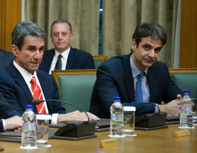 Λήξη κόντρας Λοβέρδου-Μητσοτάκη με παράταση στη διαθεσιμότητα των ΑΕΙ