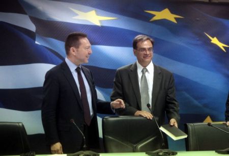 Οι υπόγειες συγκρούσεις στο τρίγωνο της εξουσίας