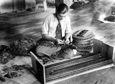 Μια έκθεση με άρωμα καπνού στο Μουσείο Μπενάκη