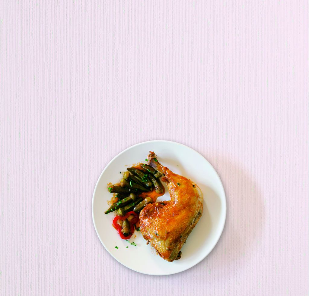 Κοκκινιστό κοτόπουλο με μπάμιες