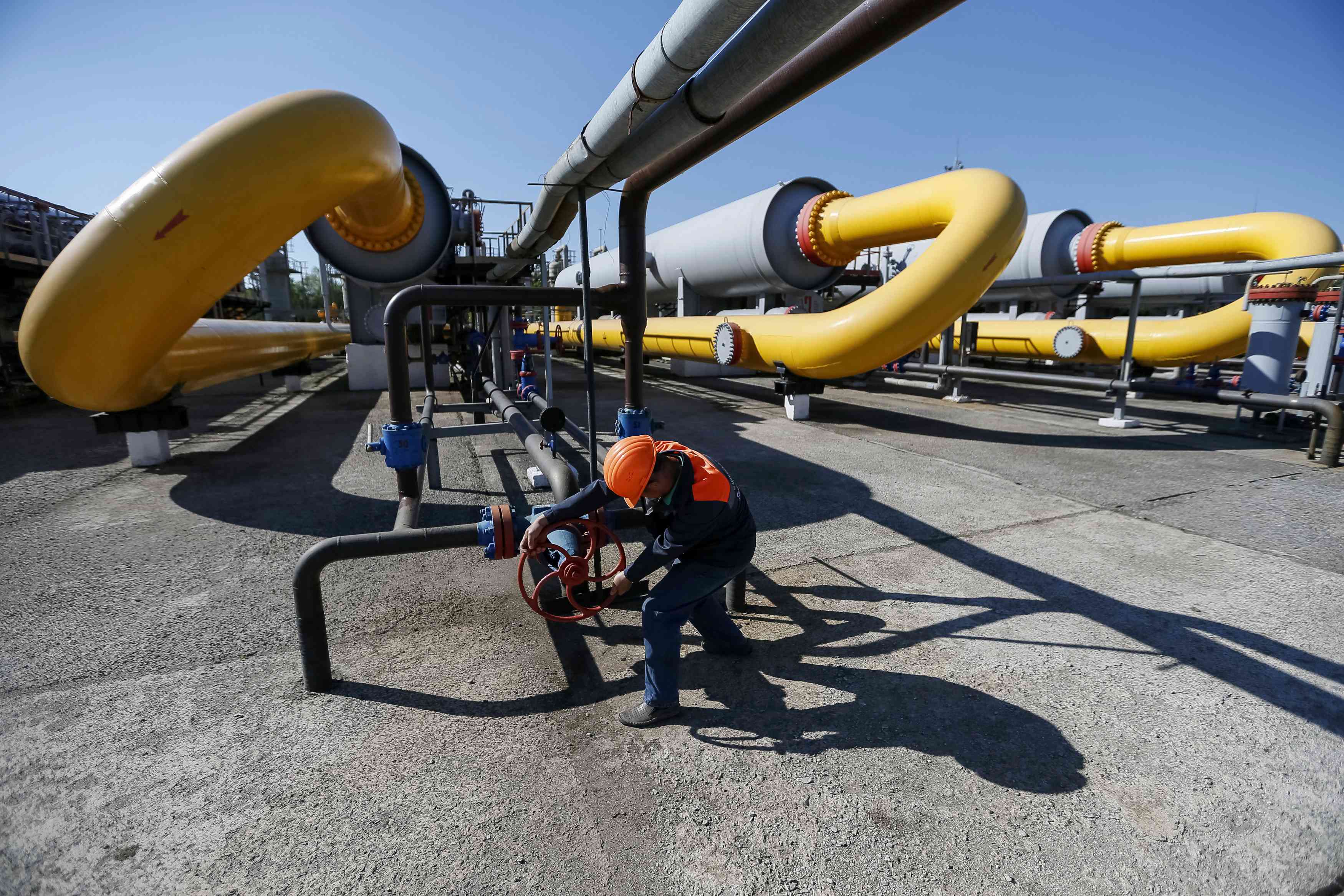 ΕΕ: Ανησυχία για το κλείσιμο της στρόφιγγας ρωσικού αερίου σε Κίεβο