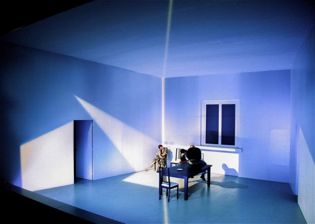 Σάκης Μπιρμπίλης: «Δεν έχει πλάκα να φωτίζεις άδειους τοίχους»