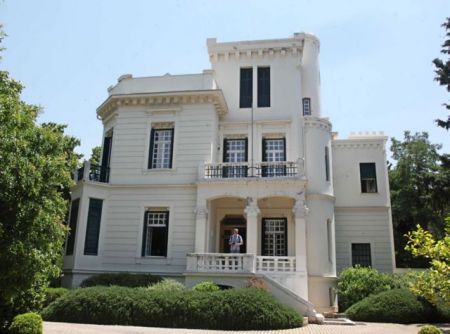 Οι «Ρωμιοπούλες» της Πηνελόπης Δέλτα