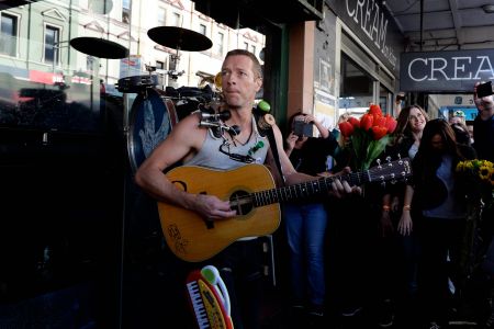 Coldplay: Ακούστε live τη συναυλία τους από την Αυστραλία