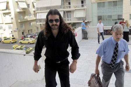 Προθεσμία για τις 25 Ιουνίου έλαβε ο βουλευτής της Χ.Α. Κ.Μπαρμπαρούσης