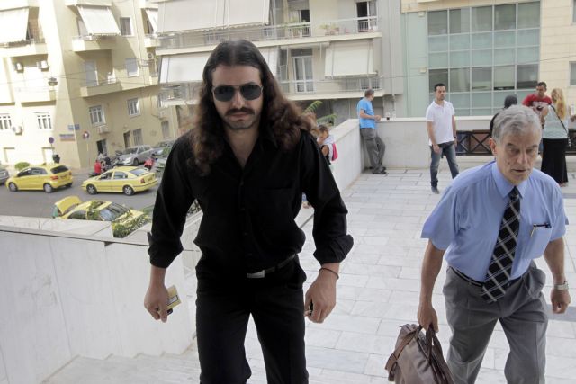 Προθεσμία για τις 25 Ιουνίου έλαβε ο βουλευτής της Χ.Α. Κ.Μπαρμπαρούσης