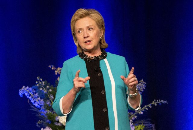 Η στήριξη της Wall Street βαρίδι για τη Χίλαρι