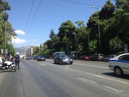 Αποκλεισμένο για όλους το Σύνταγμα ελέω κινέζου πρωθυπουργού