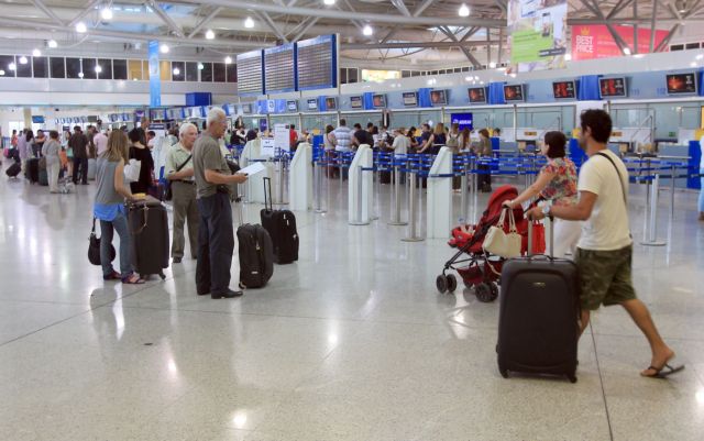 Η ΥΠΑ προβλέπει 50 εκατ. επιβάτες στα ελληνικά αεροδρόμια το 2015
