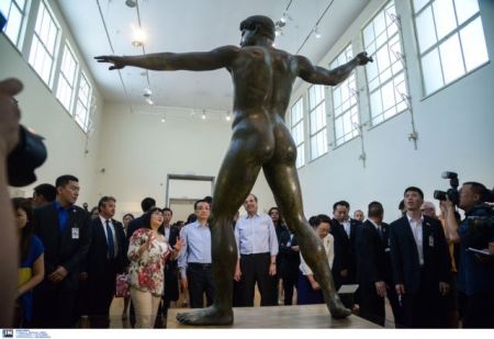 Στην Κρήτη έφτασε ο κινέζος πρωθυπουργός