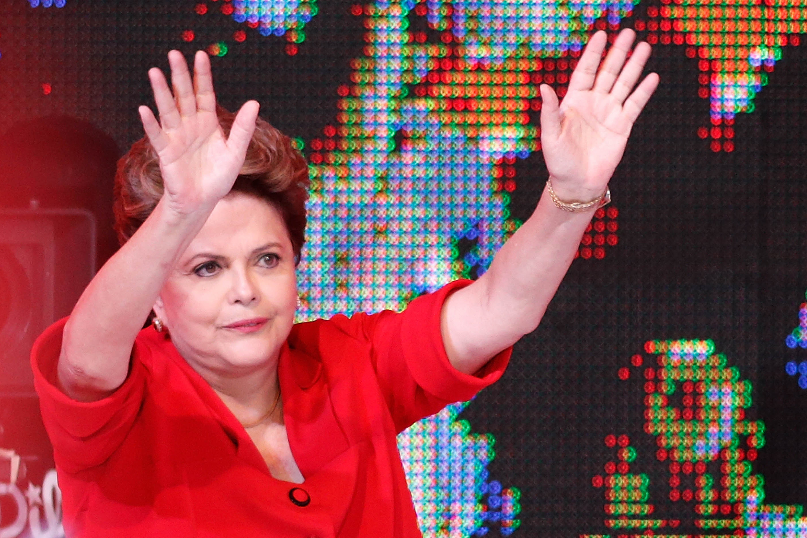 Βραζιλία: Με 51,6% επανεξελέγη η Ρούσεφ στην προεδρία