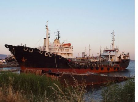 Συνεχίζονται οι έρευνες στο πλοίο που μετέφερε την ηρωίνη