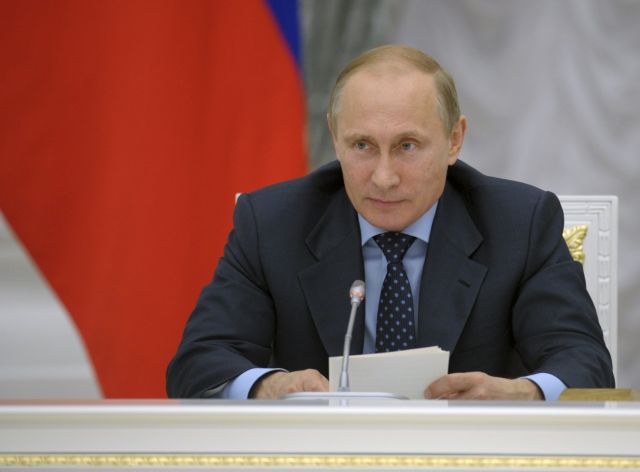 Αίτημα Πούτιν να ανακληθεί το δικαίωμα αποστολής στρατού στην Ουκρανία
