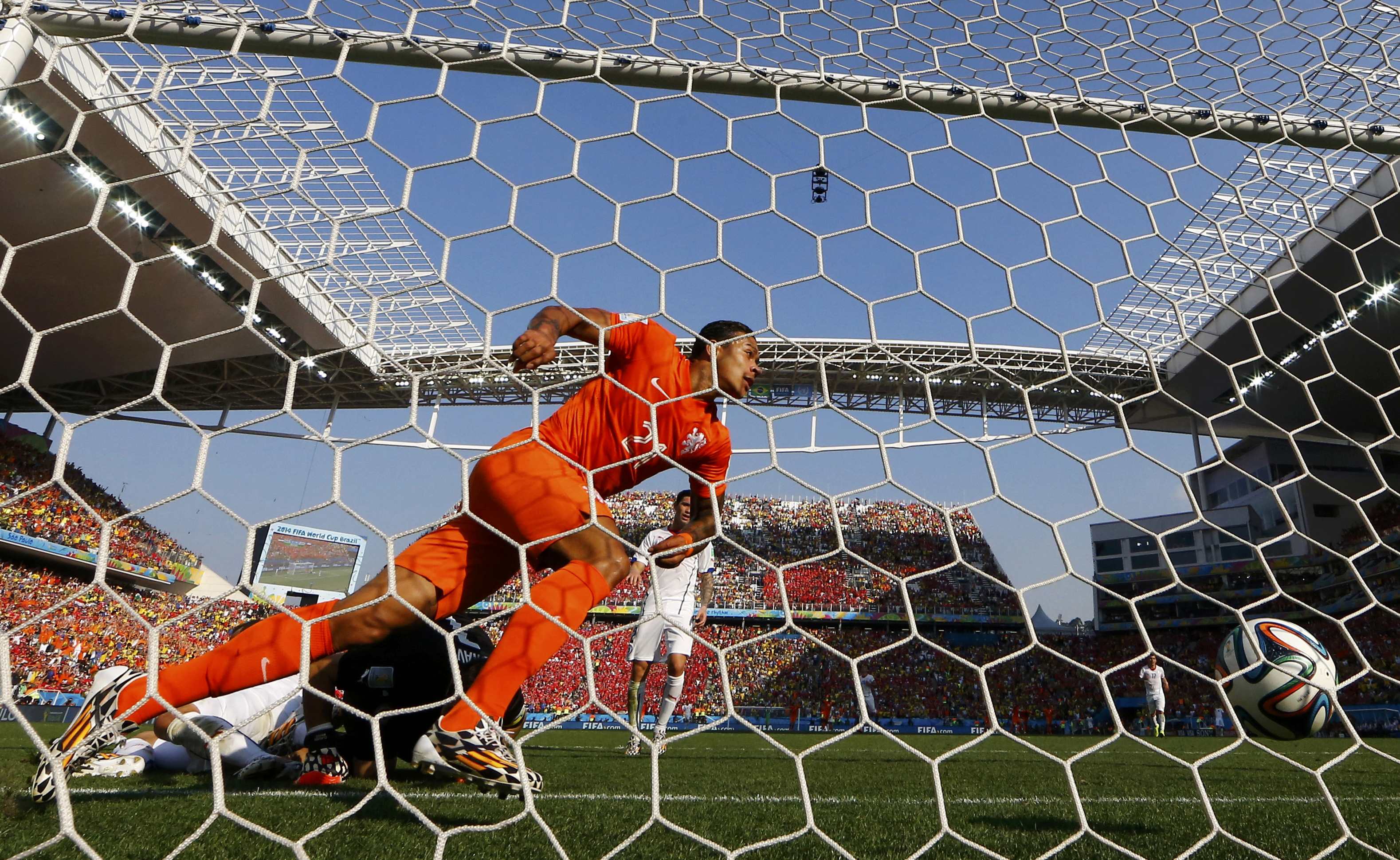 Μουντιάλ 2014: Ολλανδία – Χιλή (2 – 0), Αυστραλία – Ισπανία (0 – 3)