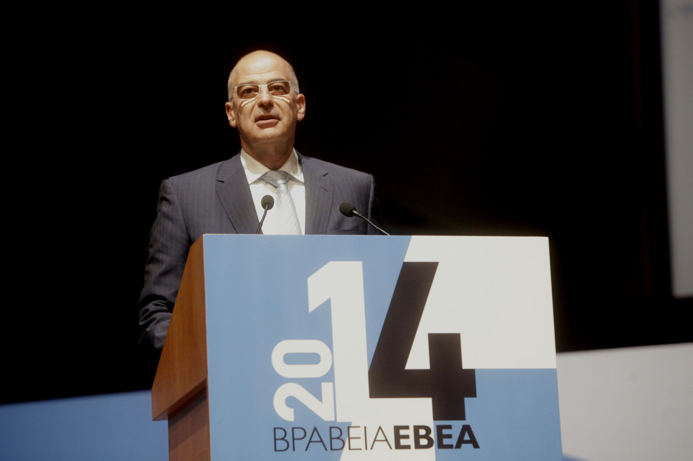 Δένδιας κατά λαϊκισμού