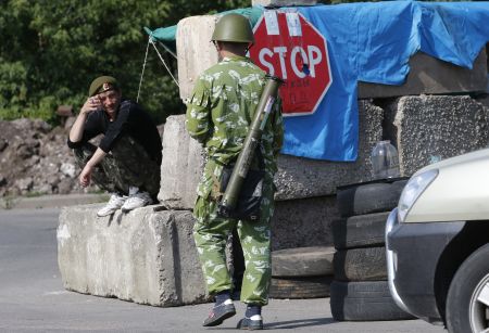 Το Κίεβο δεν αποκλείει τον τερματισμό της εκεχειρίας