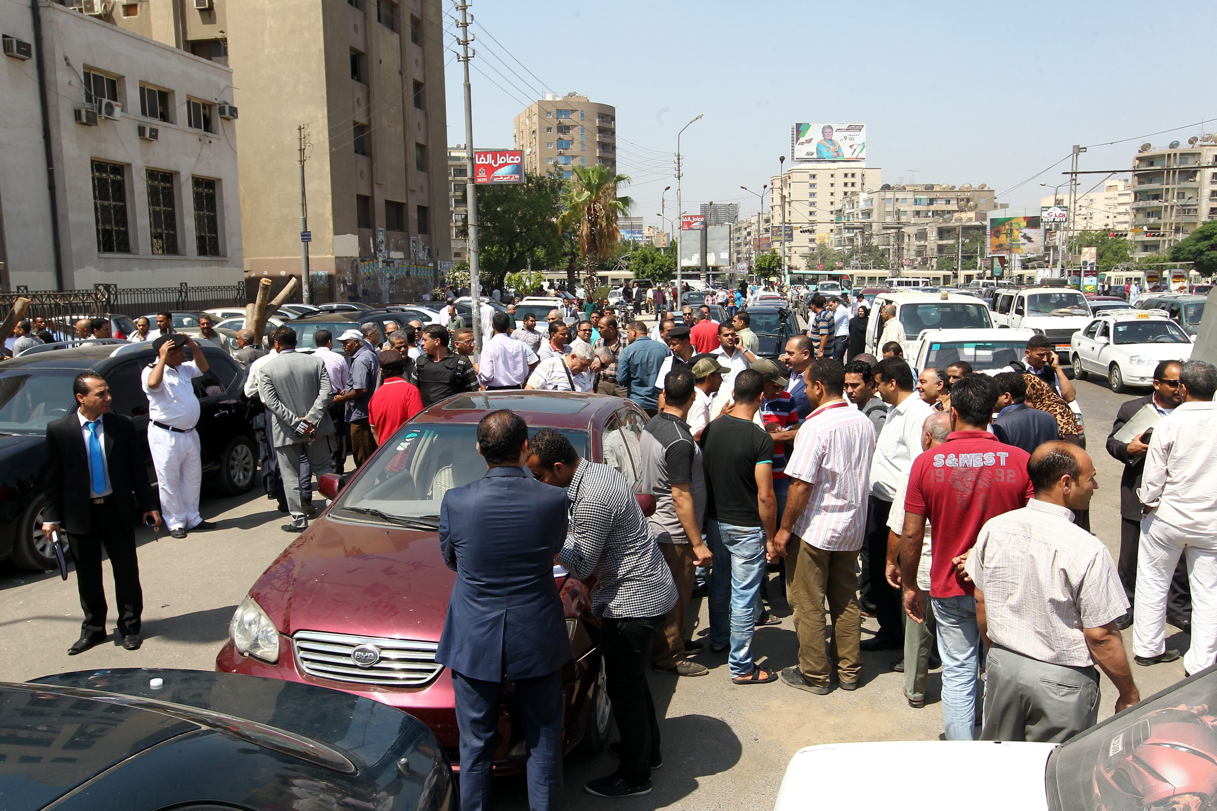 Πέντε τραυματίες από εκρήξεις σε σταθμούς μετρό του Καΐρου