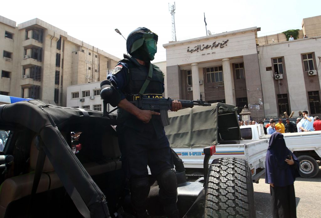 Αίγυπτος: Νεκρός αστυνομικός από έκρηξη κοντά στο προεδρικό μέγαρο