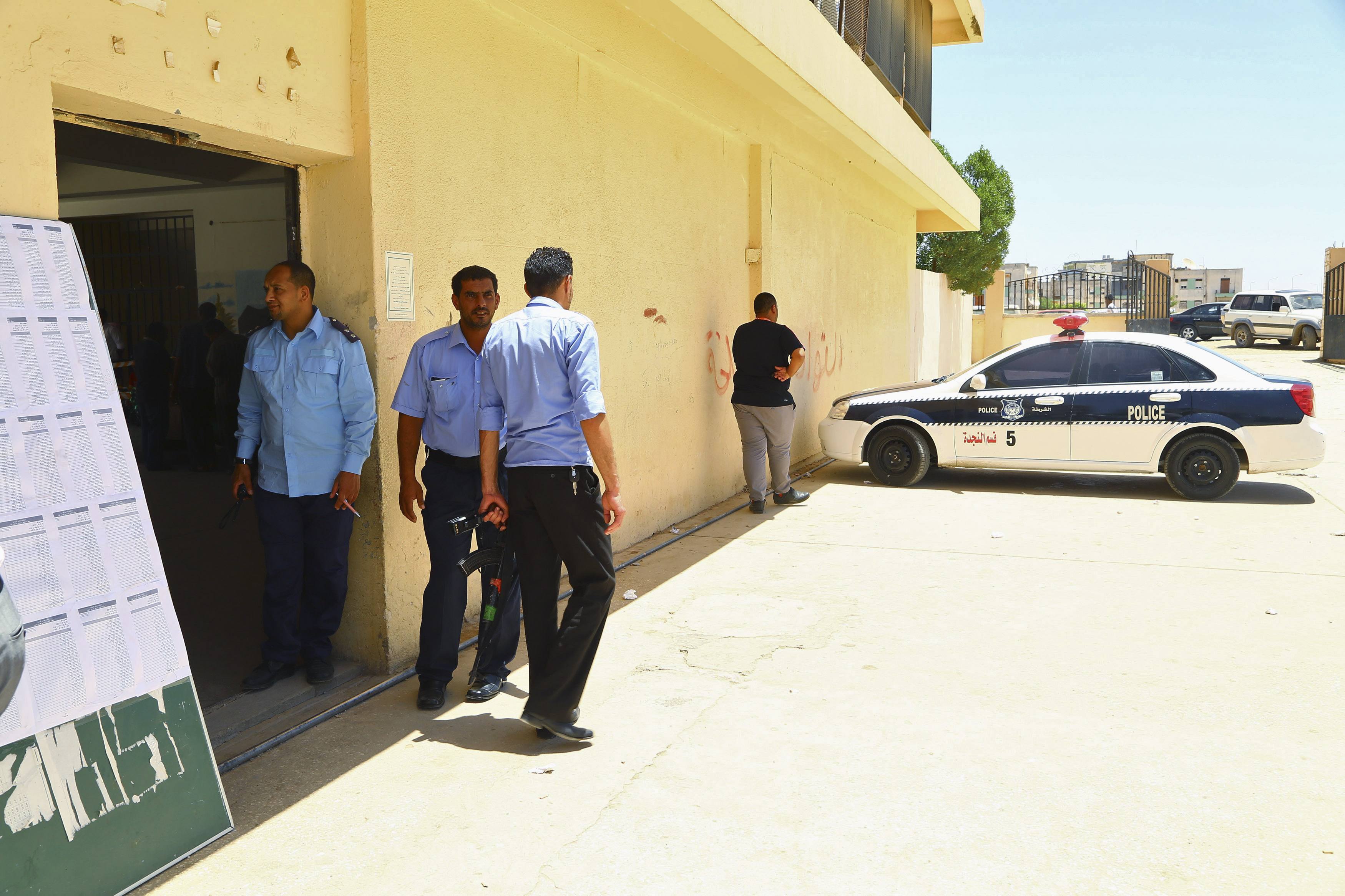 Ομηρία σε πολυτελές ξενοδοχείο στη Λιβύη – Τρεις φρουροί νεκροί