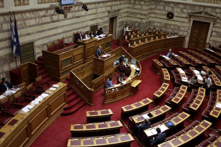 Προς συνάθροιση 121 ψήφων με ομοειδείς προτάσεις για το δημοψήφισμα