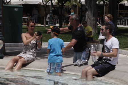 Τριήμερο καύσωνα από την Τετάρτη, στους 40 βαθμούς ο υδράργυρος