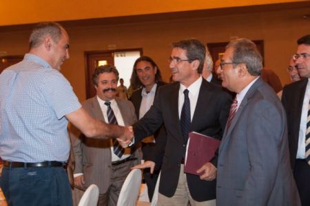 Τα είπαν Λοβέρδος – πρυτάνεις για τις μετεγγραφές στα πανεπιστήμια