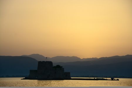 Εγκρίθηκε η σύμβαση για κατασκευή μαρίνας στο λιμάνι Ναυπλίου