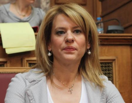 Η Τζάκρη προσχωρεί στον ΣΥΡΙΖΑ