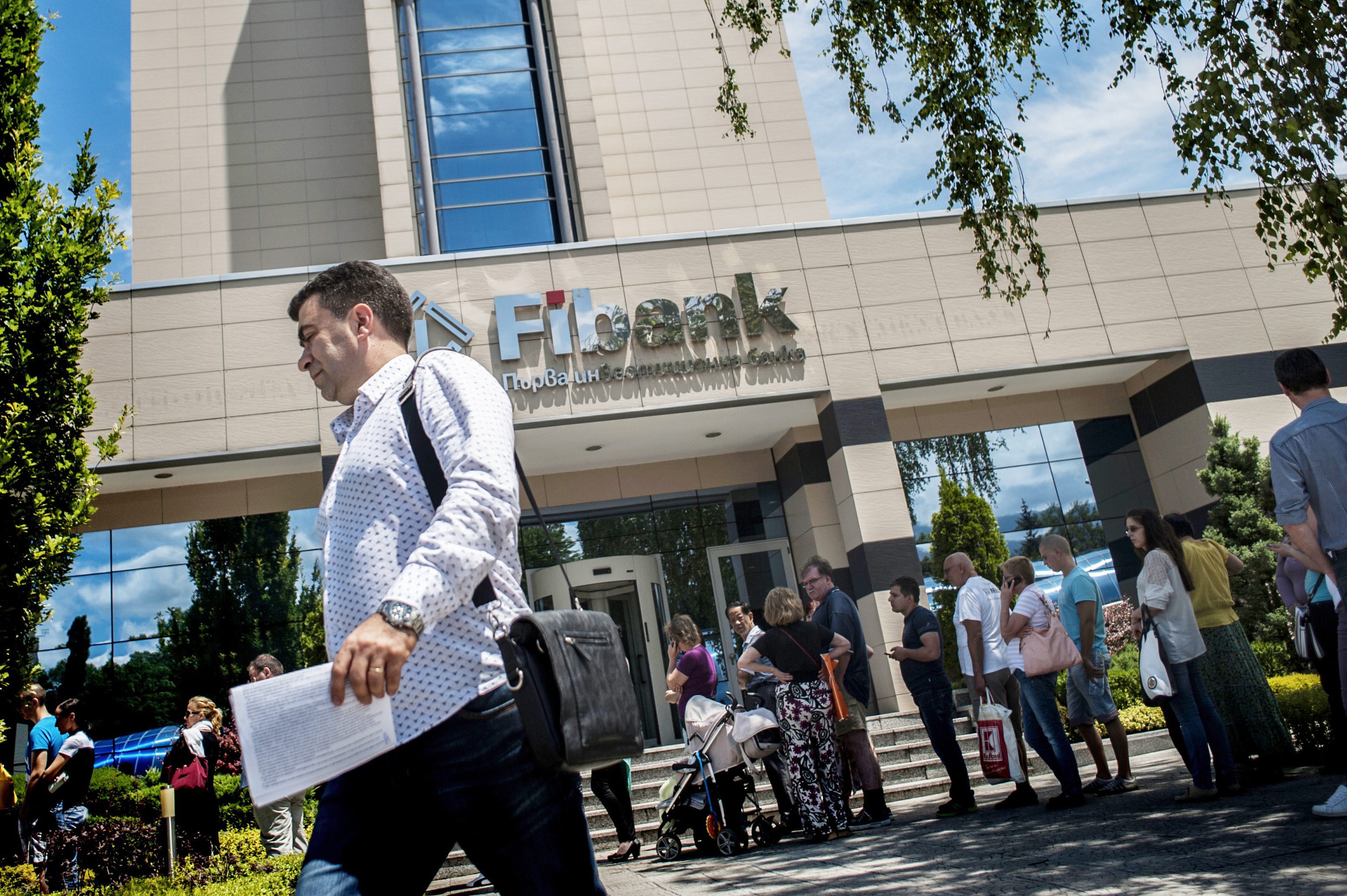 Βουλγαρία:Βελτιώθηκε η κατάσταση στις τράπεζες, τέλος οι ουρές