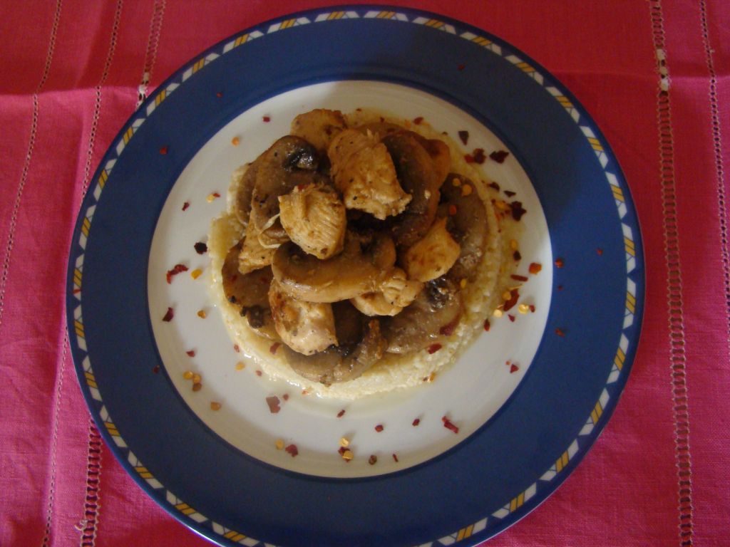 Κοτόπουλο με μανιτάρια και πλιγούρι