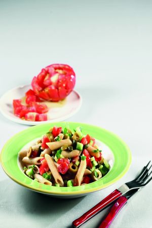 Χωριάτικη με πένες ολικής άλεσης