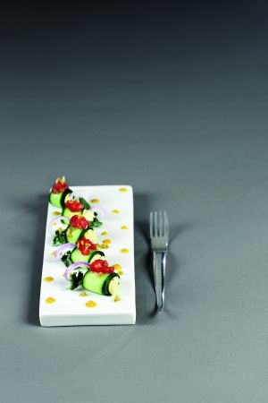 Ρολάκια αγγουριού με γεύση χωριάτικης