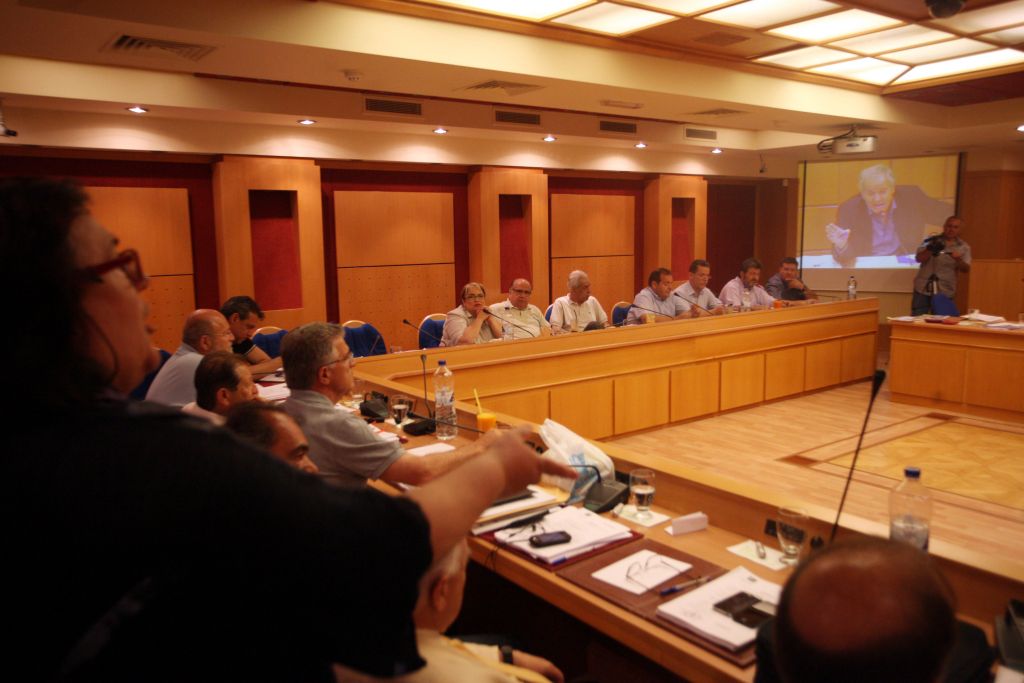 Eπαναπρόσληψη των σχολικών φυλάκων ζητούν οι δήμαρχοι