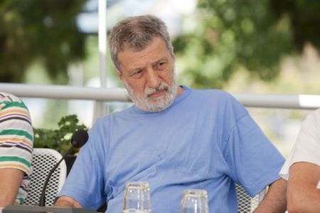 Ο «Θείος Βάνιας» στο Χορν