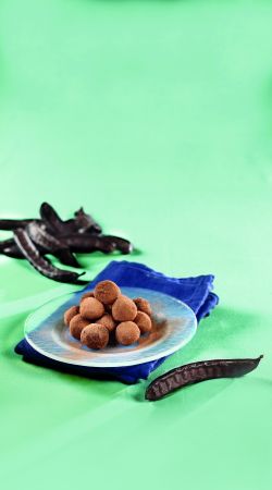 Σοκολατένια τρουφάκια με χαρουπάλευρο