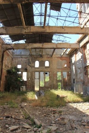 «Κρόνος»: Ενα βιομηχανικό διατηρητέο συγκρότημα λεηλατείται