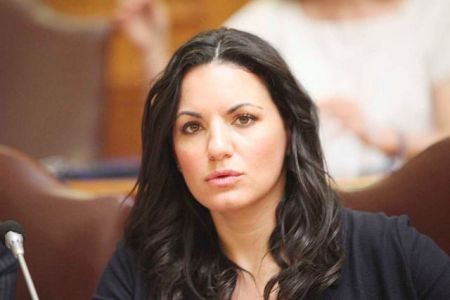 Ολγα Κεφαλογιάννη: «Να μην πληρώσουμε την απειρία του ΣΥΡΙΖΑ»