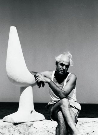 Ο γλύπτης της Αίγινας και η νέα του στέγη